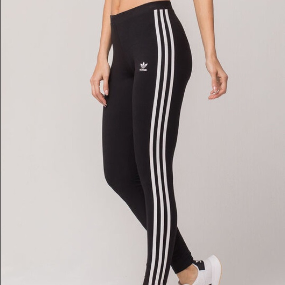 Like new Adidas Women’s leggings!